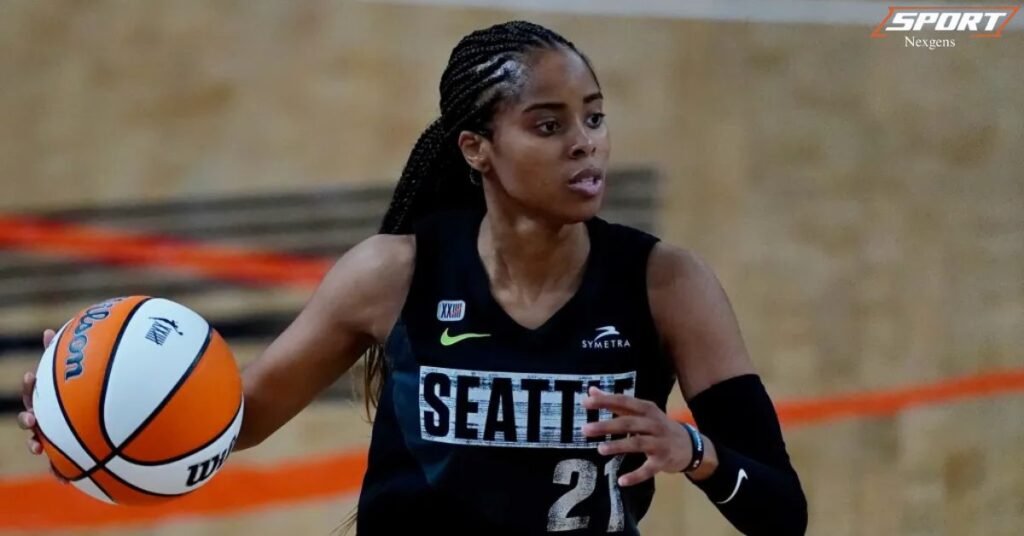 Los Angeles Sparks – Jordin Canada (5 feet 6 inches)